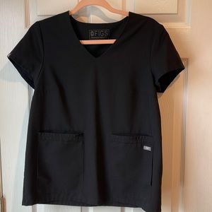 Black figs scrub top